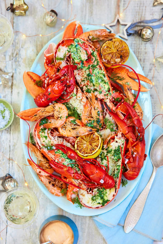 Grilled-Seafood-Extravaganza-BBQ-Prawns-Lobster-and-Crayfish-with-Herb-Butter-Siracha-Mayonnaise petitstresors